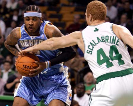 中场球员的职责是什么？